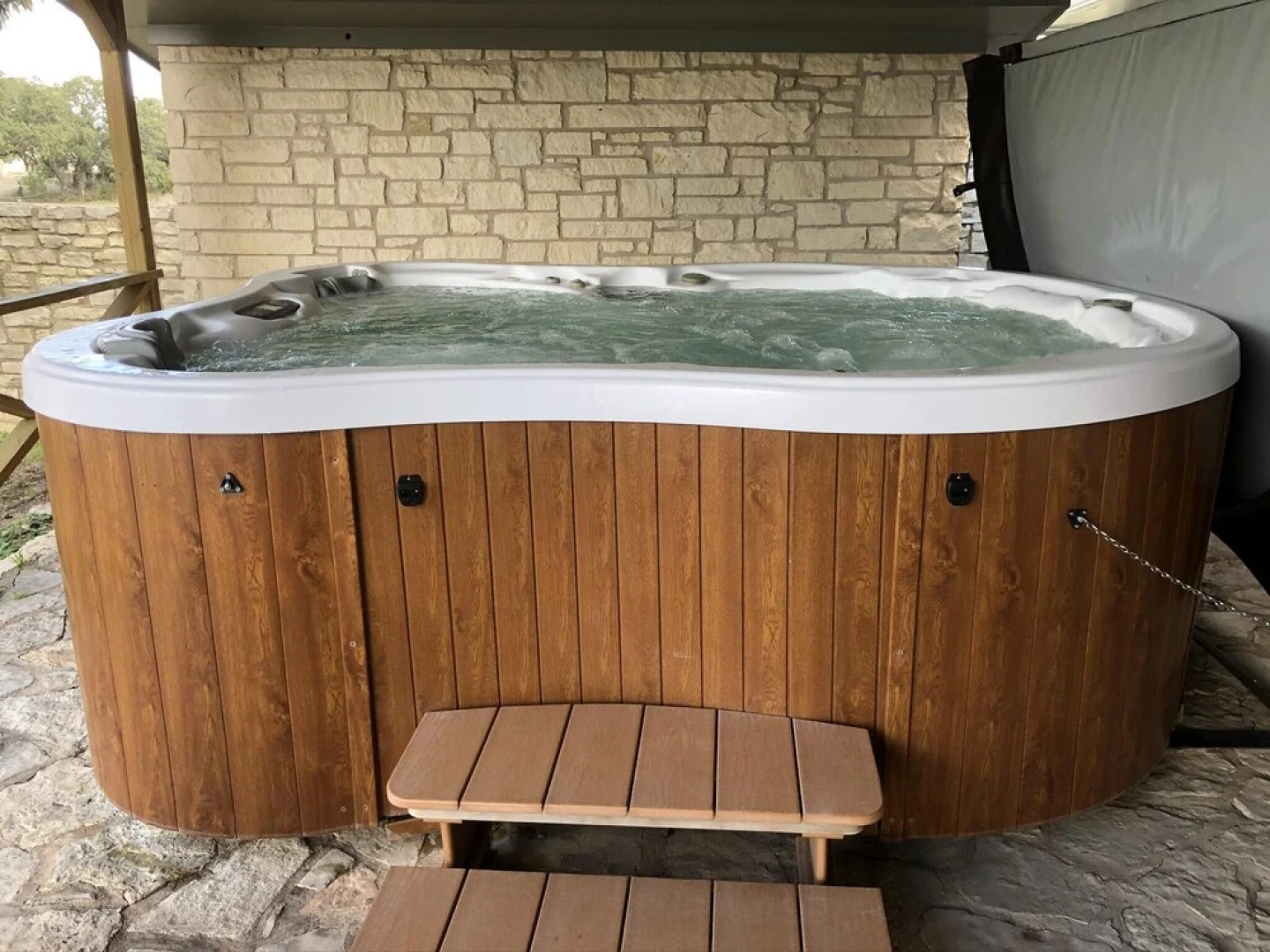 The Estate on Lake Travis - A 10 Acre Waterfront Escape for Groups