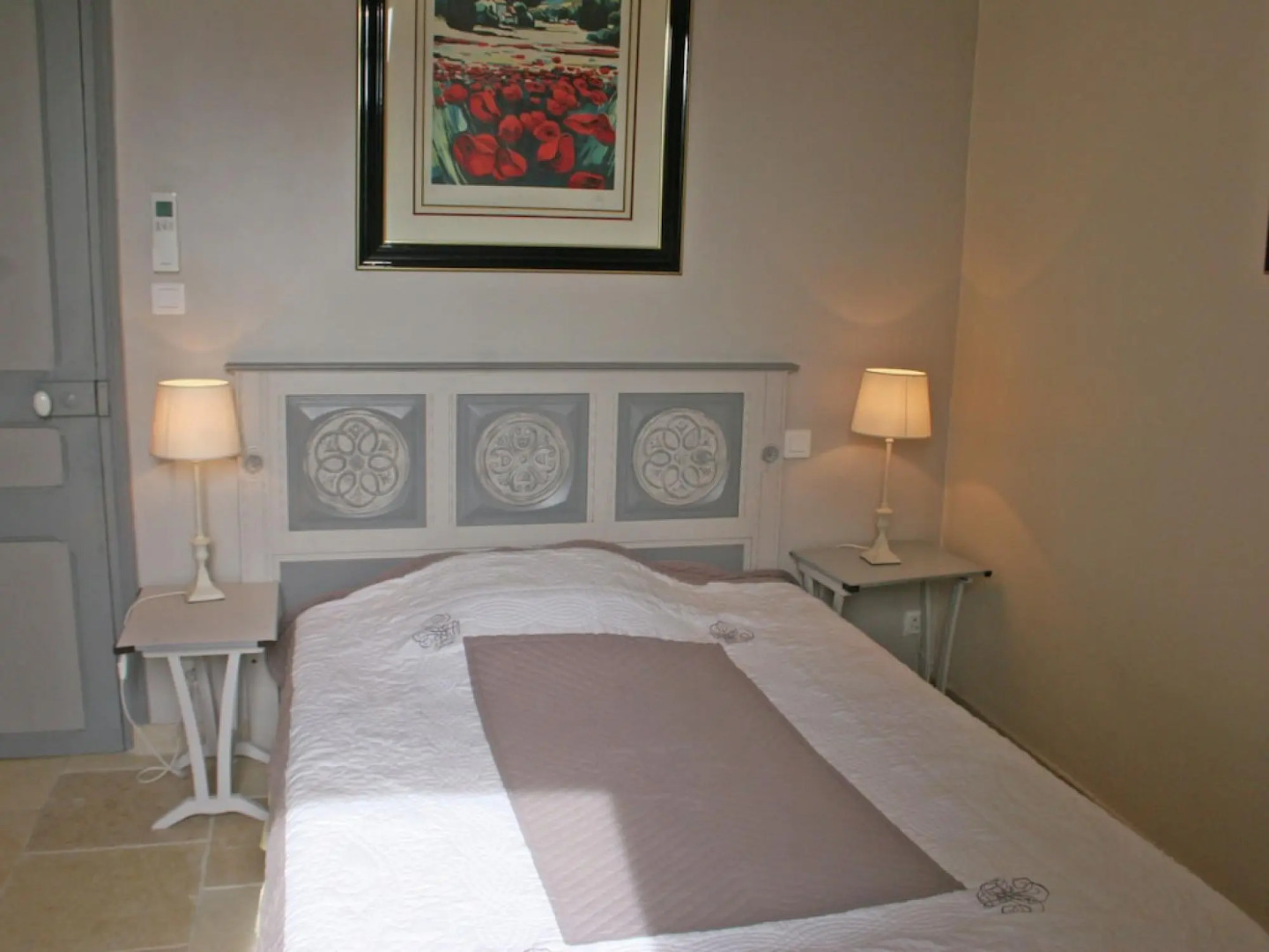 Beautiful Mansion With Views of Mont Ventoux and With Fenced Private Pool