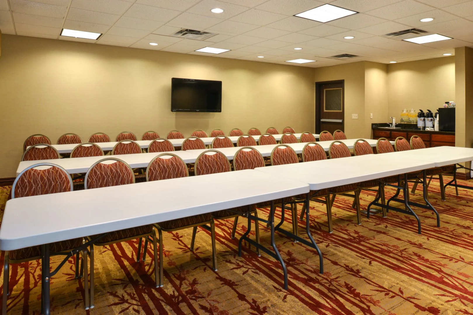 Holiday Inn Express & Suites Cherry by IHG