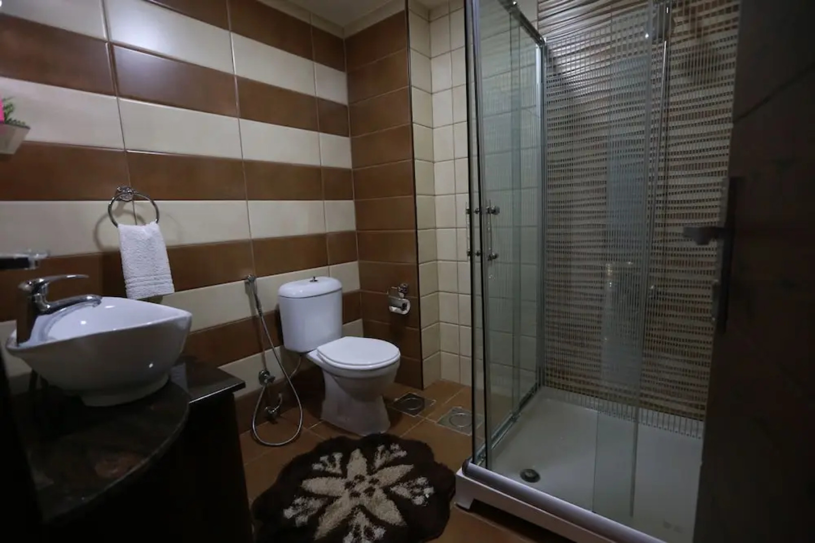 Hotel and Restaurant Shallalat Anjar