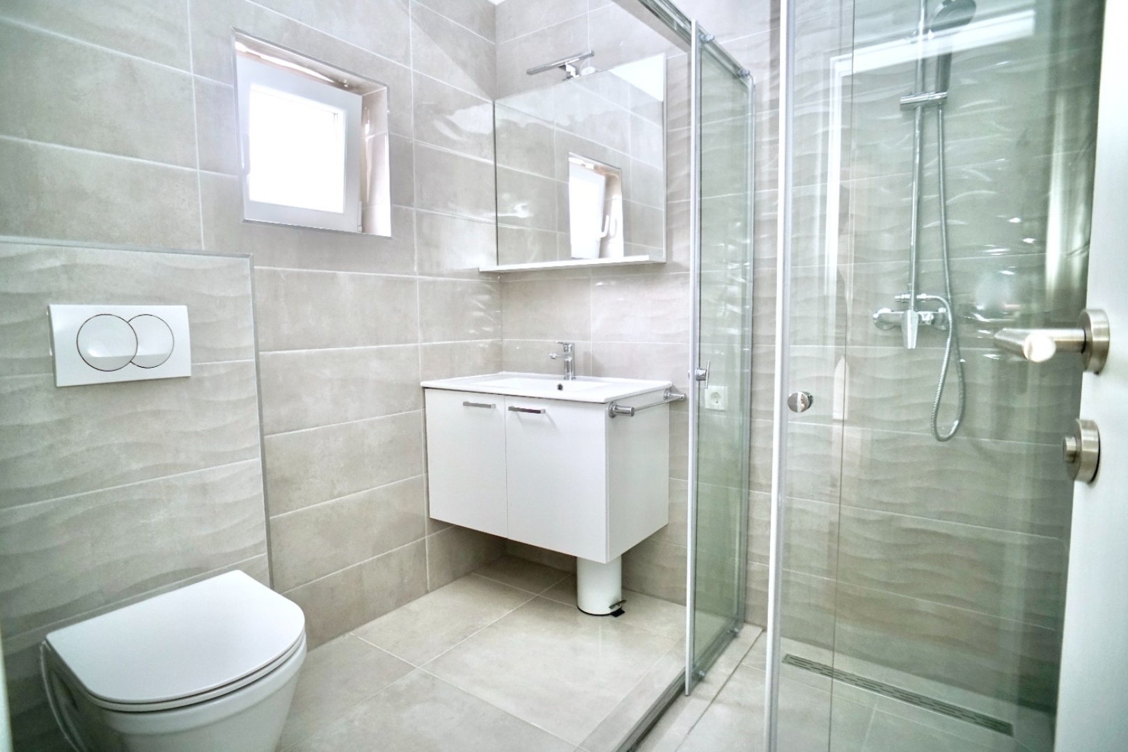 Apartment Rose - 30 m from the beach: A3 Seget Vranjica, Riviera Trogir