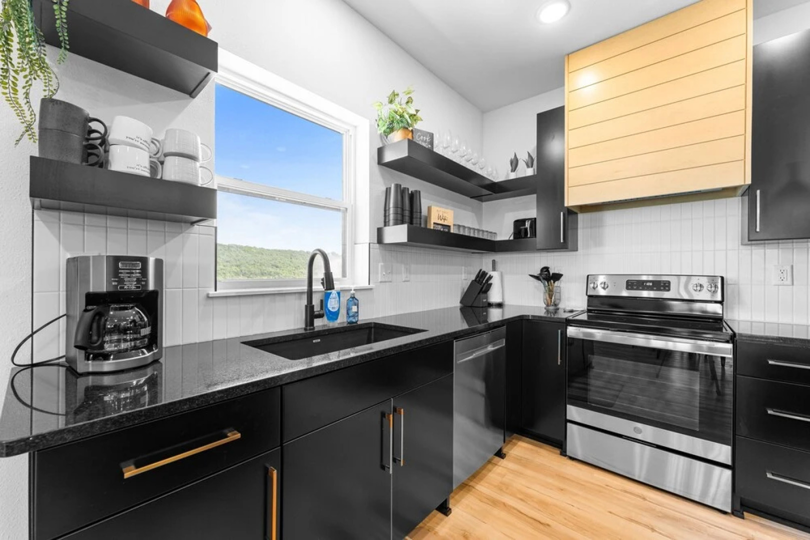 Windswept Cove 7 Bedroom Home by RedAwning