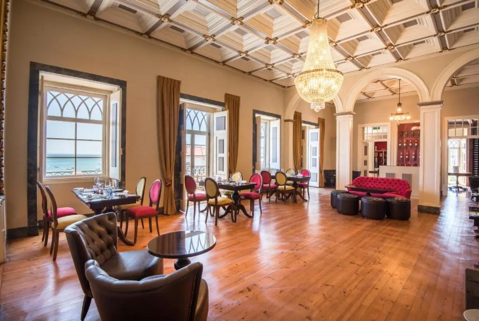 Отель Vila Gale Collection Palacio dos Arcos