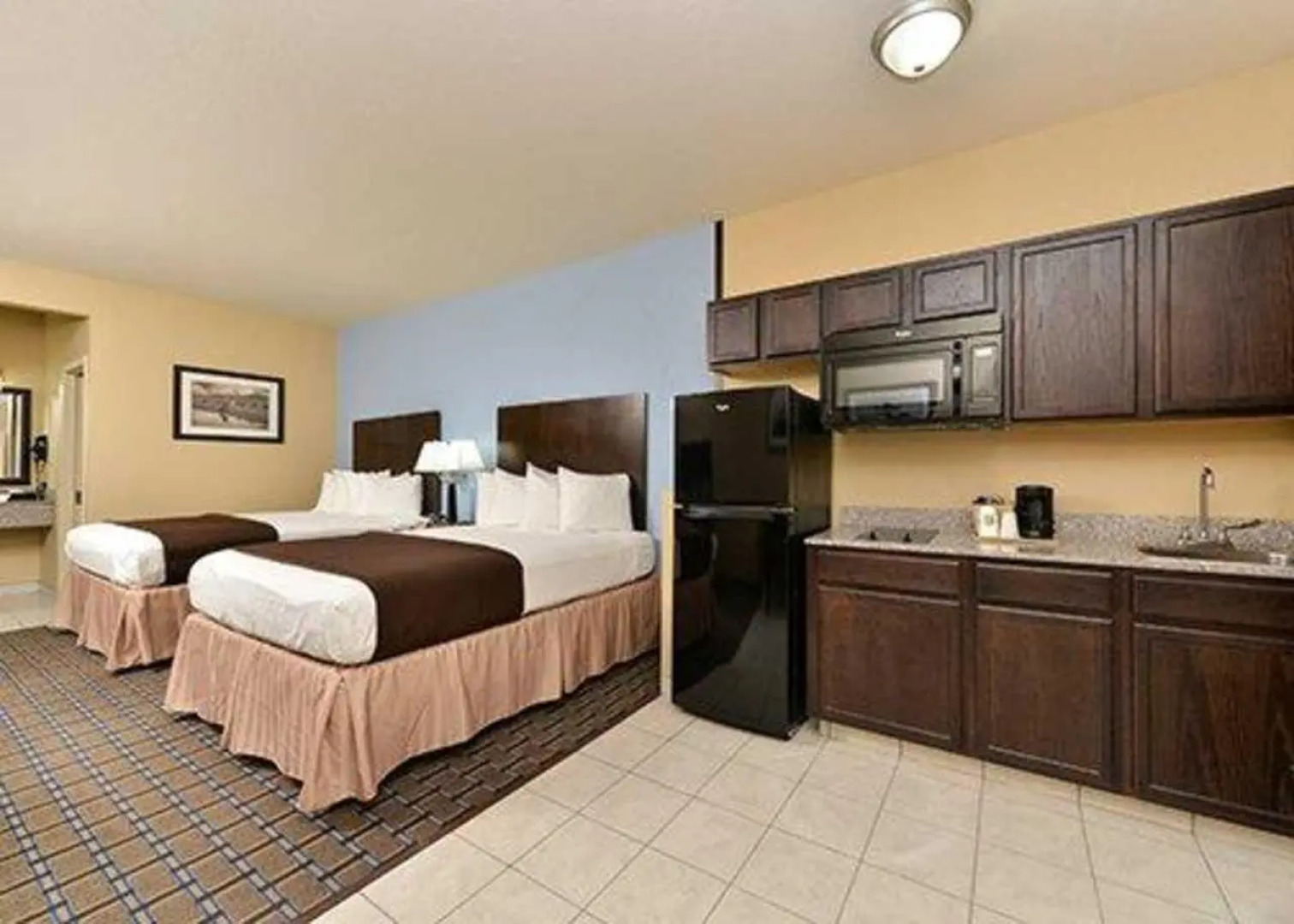 Western Inn & Suites