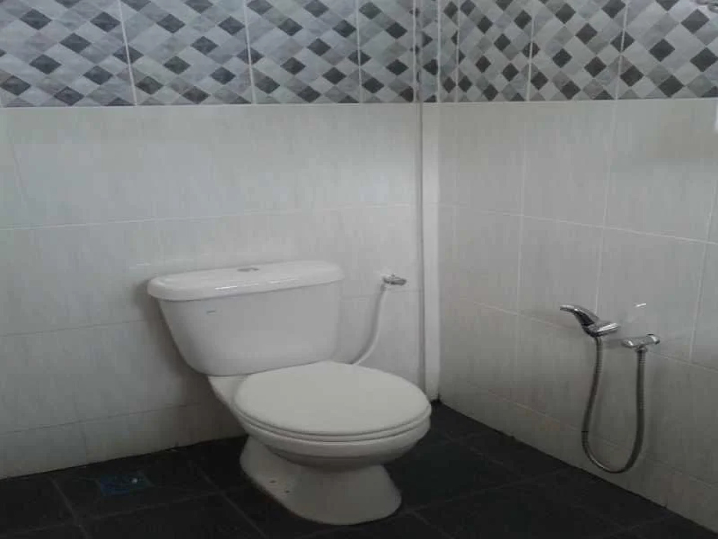 Terinai Lakeview Resort