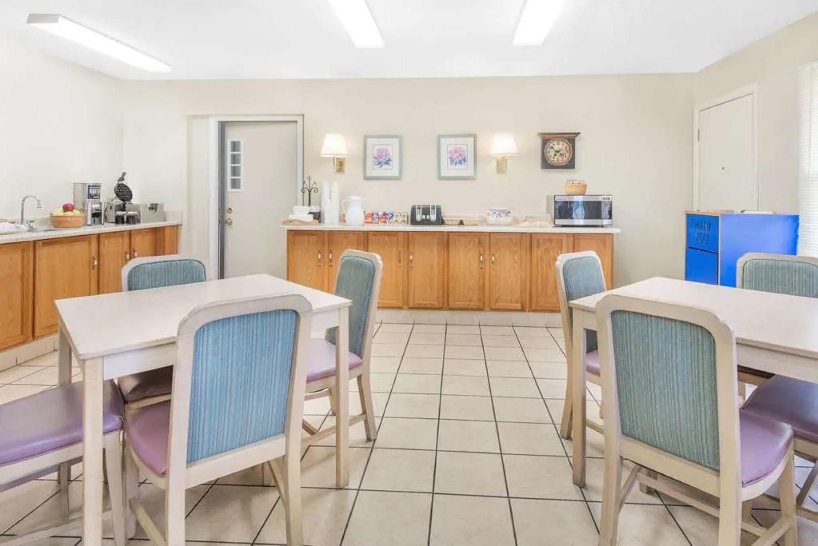 Knights Inn New Philadelphia