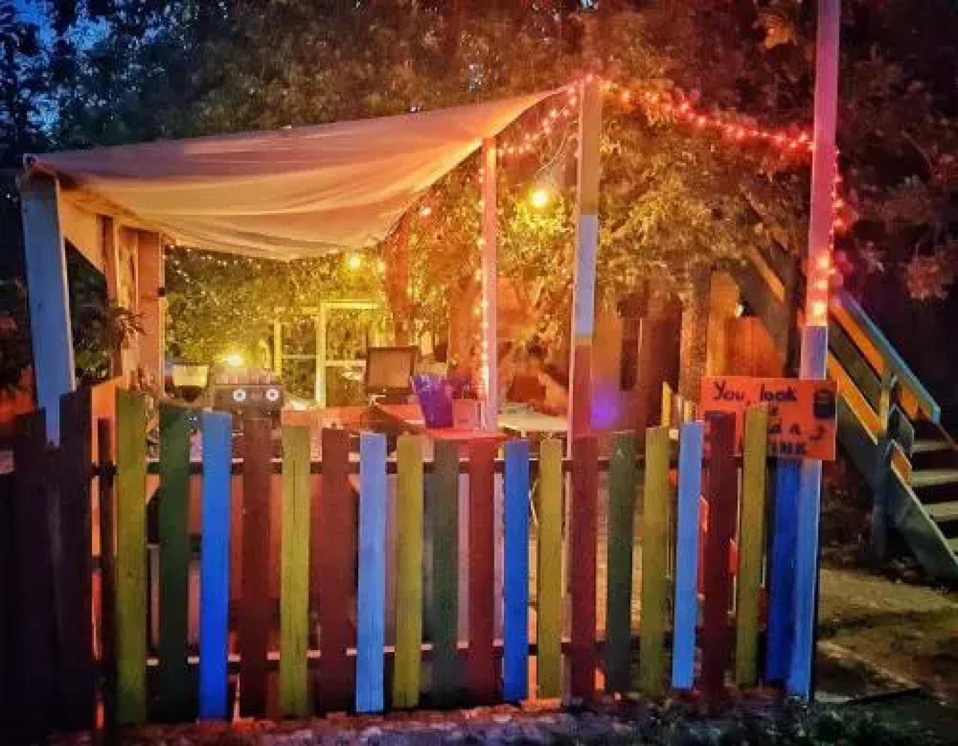 Pura Vida Beach Hostel