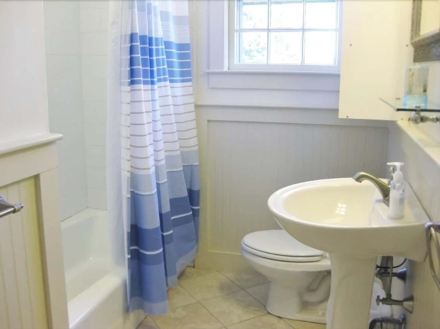 570 State - 2 Bedroom House