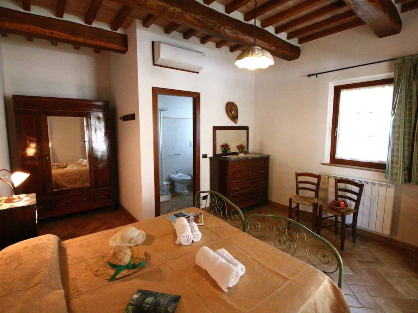 Farmhouse on a hill in the breathtaking Tuscan countryside