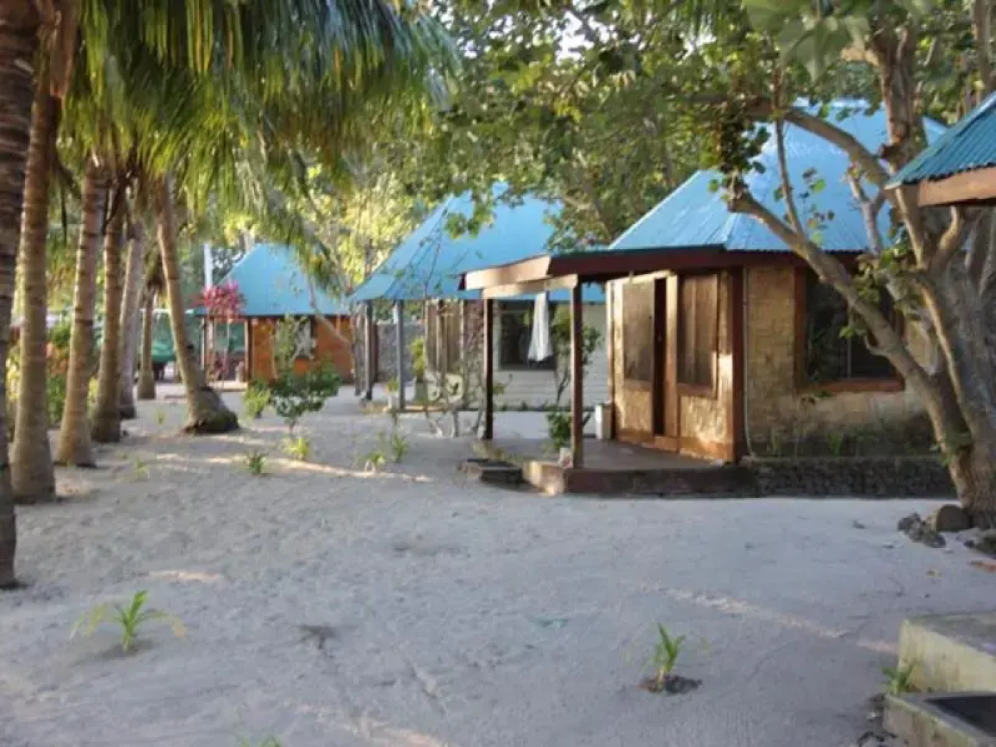 White Sandy Beach Resort