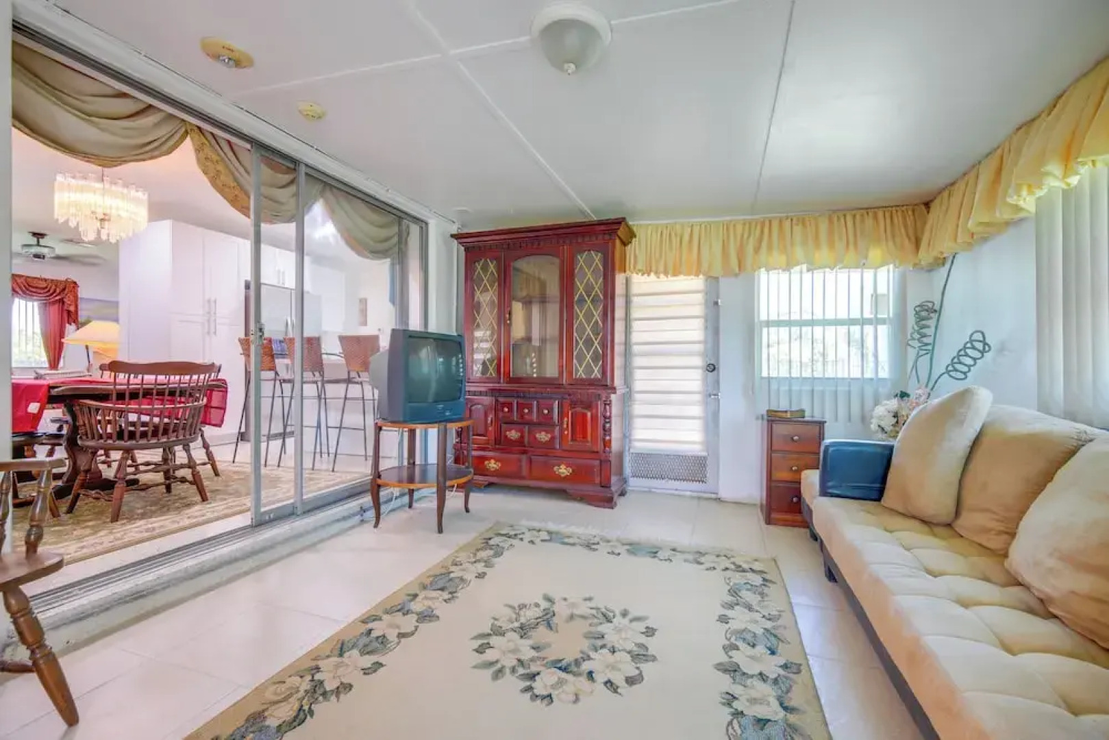 < 3 Mi to Hard Rock Stadium: Miami Home w/ Sunroom