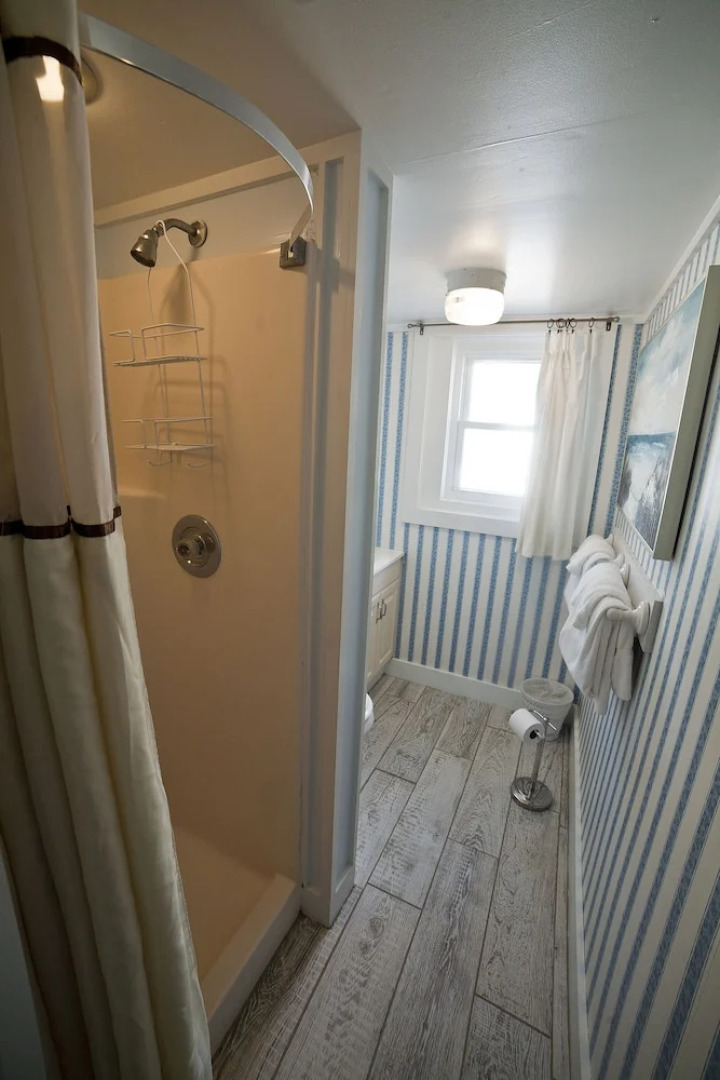 Georgianne Inn & Suites