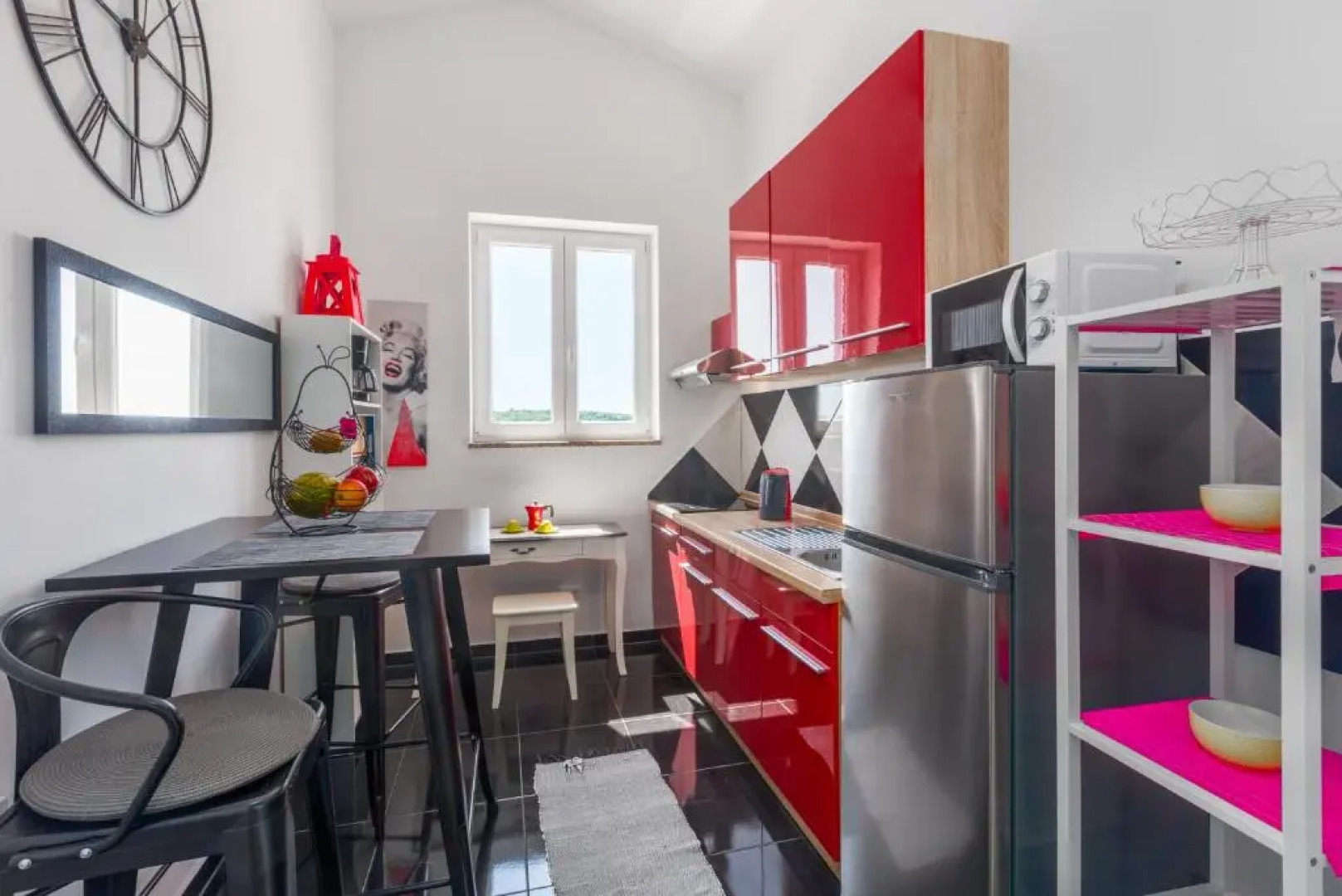 Figaro Vrsar with Pool and Garden for 4 Persons