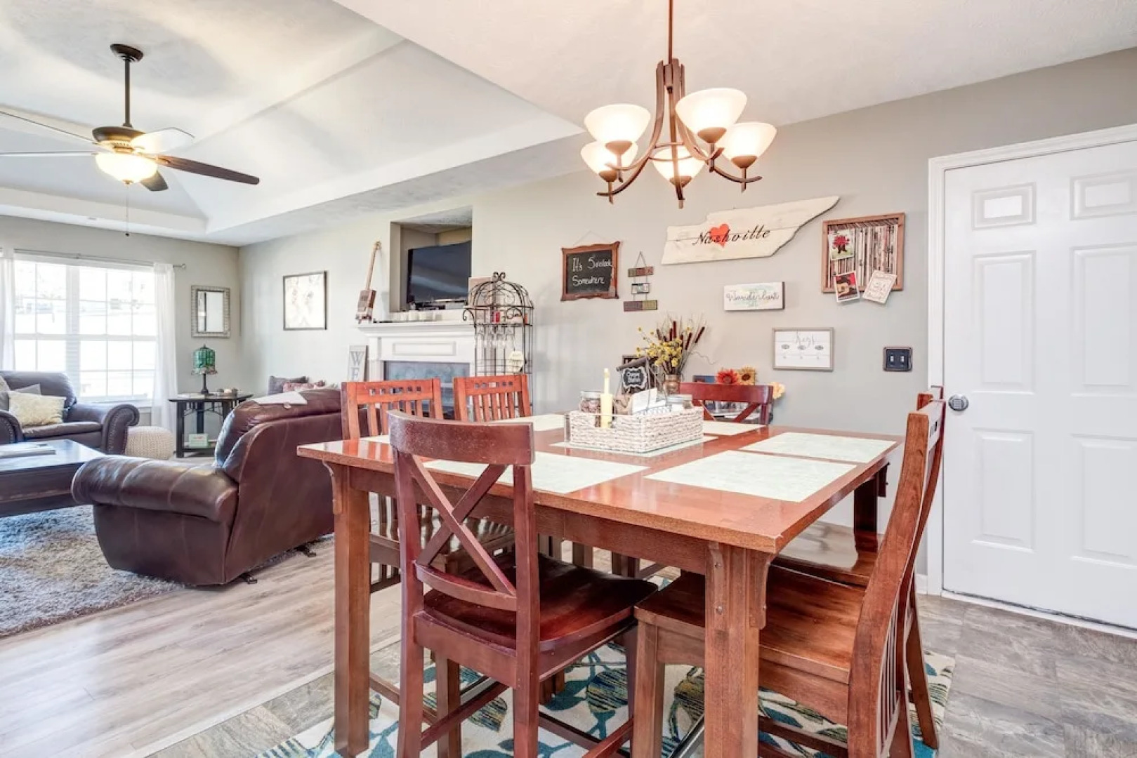 720 Veneta View Home