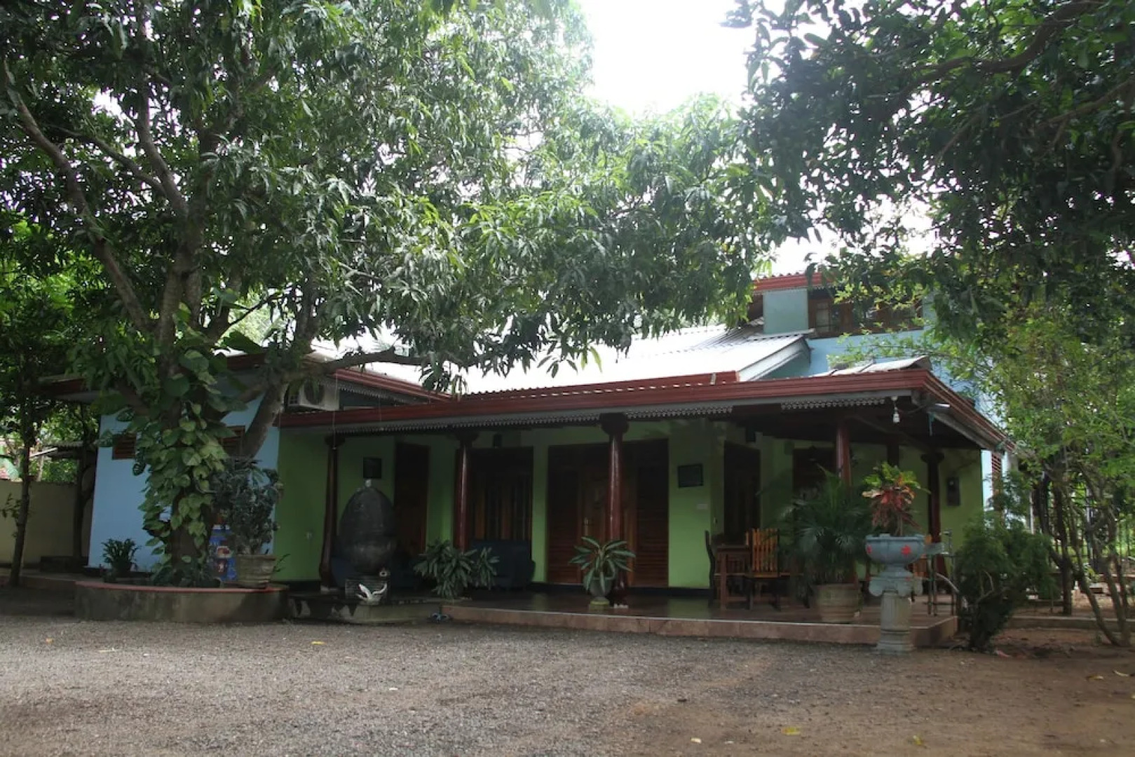 LLT Tourist Inn and Safari Jeep