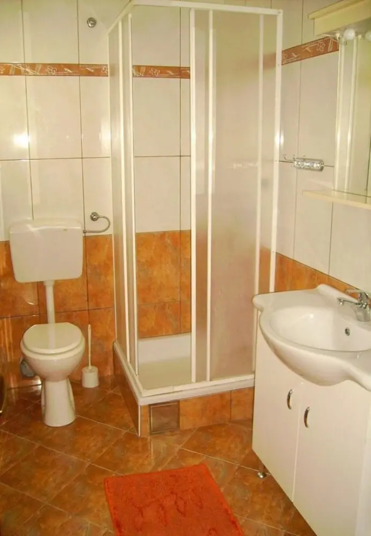 Dragica - With Kids Playground - A3 Lara