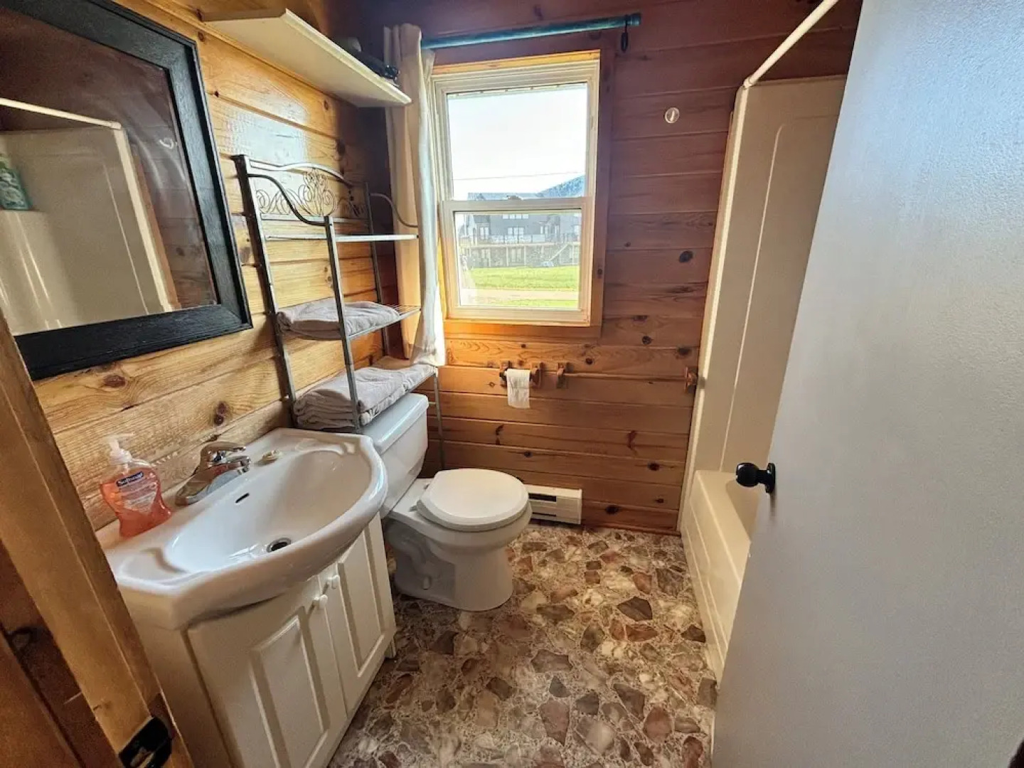 80 Oceanside Cottage