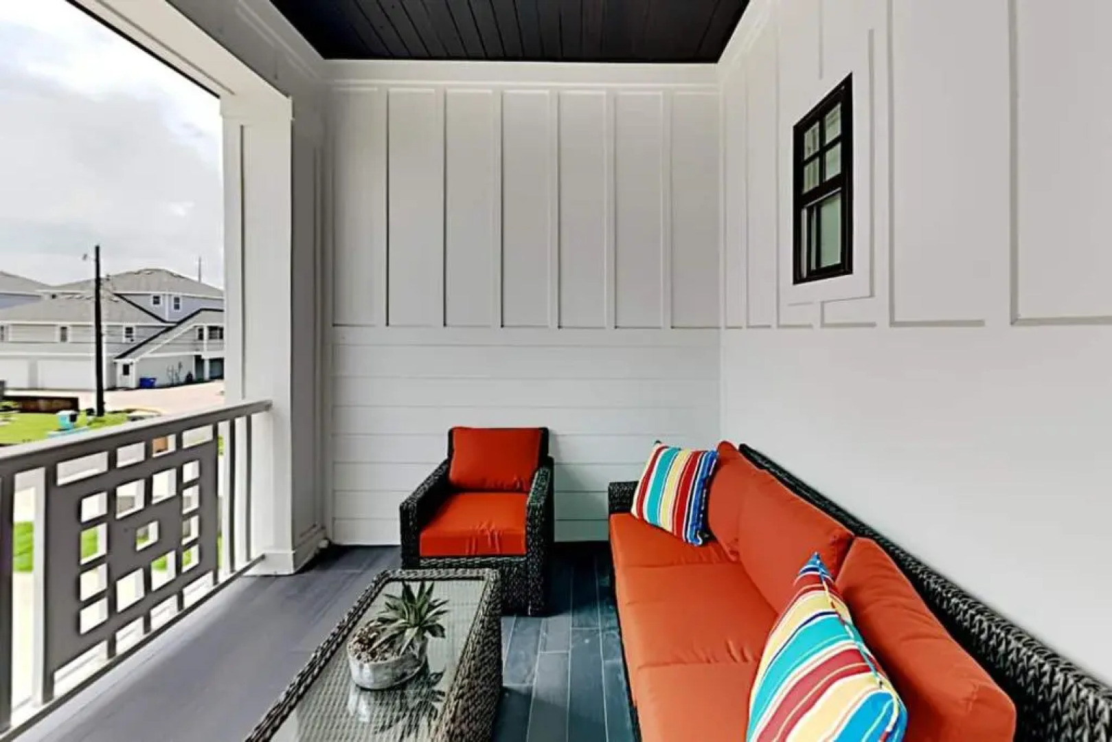 Luxurious Family-friendly Oasis with Laguna Views