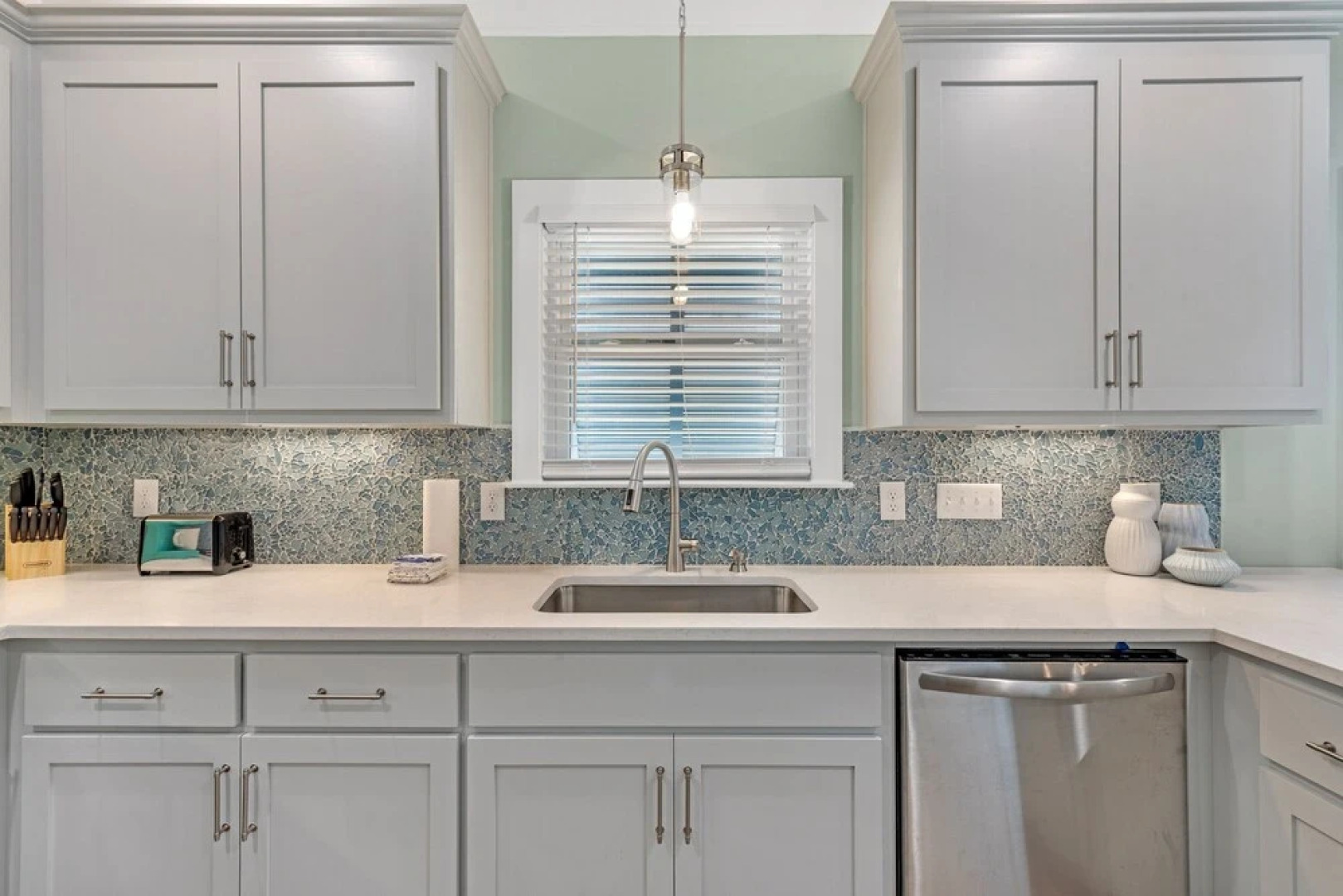 The Rookery Iii 6015 3 Bedroom Cottage by RedAwning