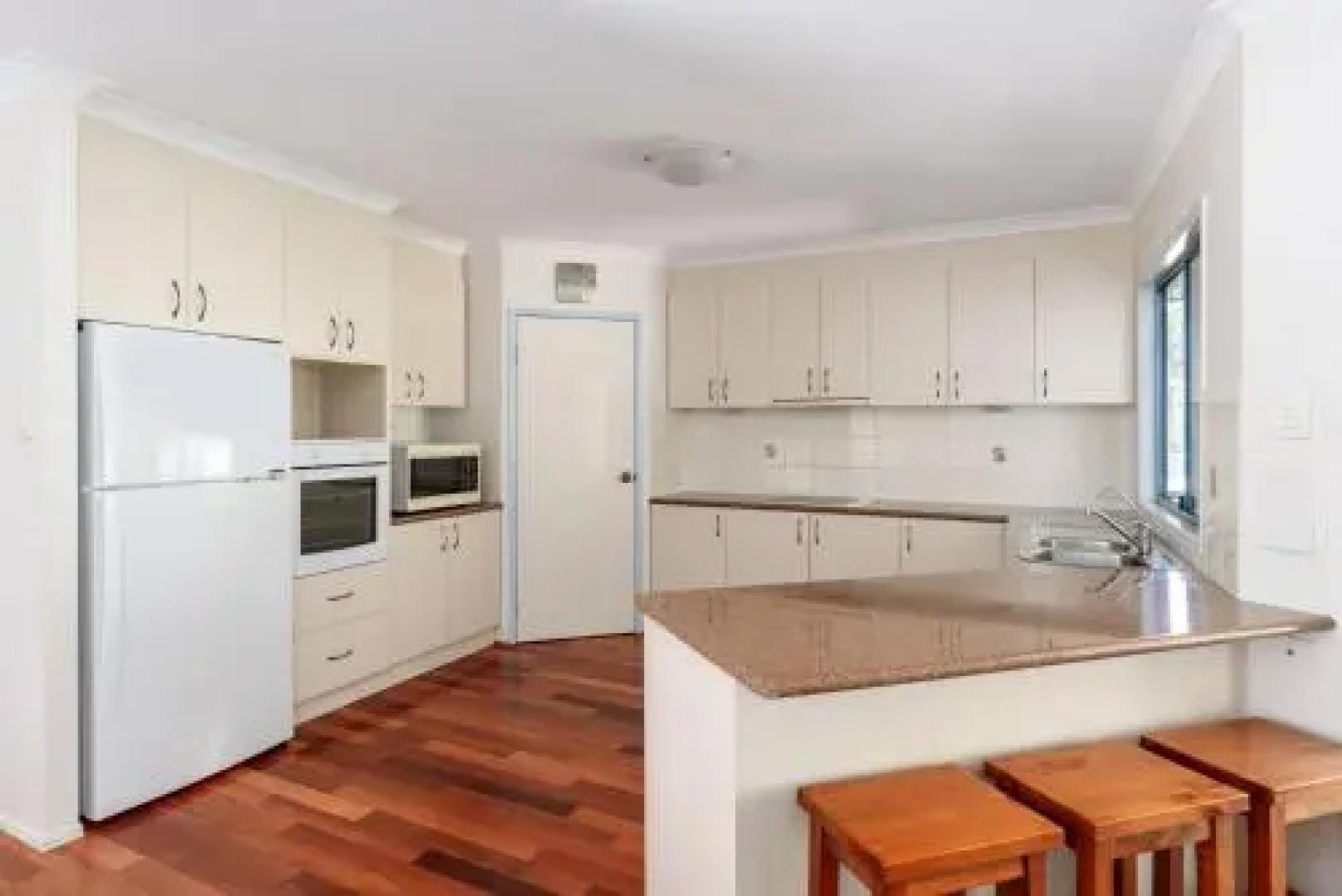 12 Ibis Court Highset Beach House With Natural Bushland Gardens And Covered Decks