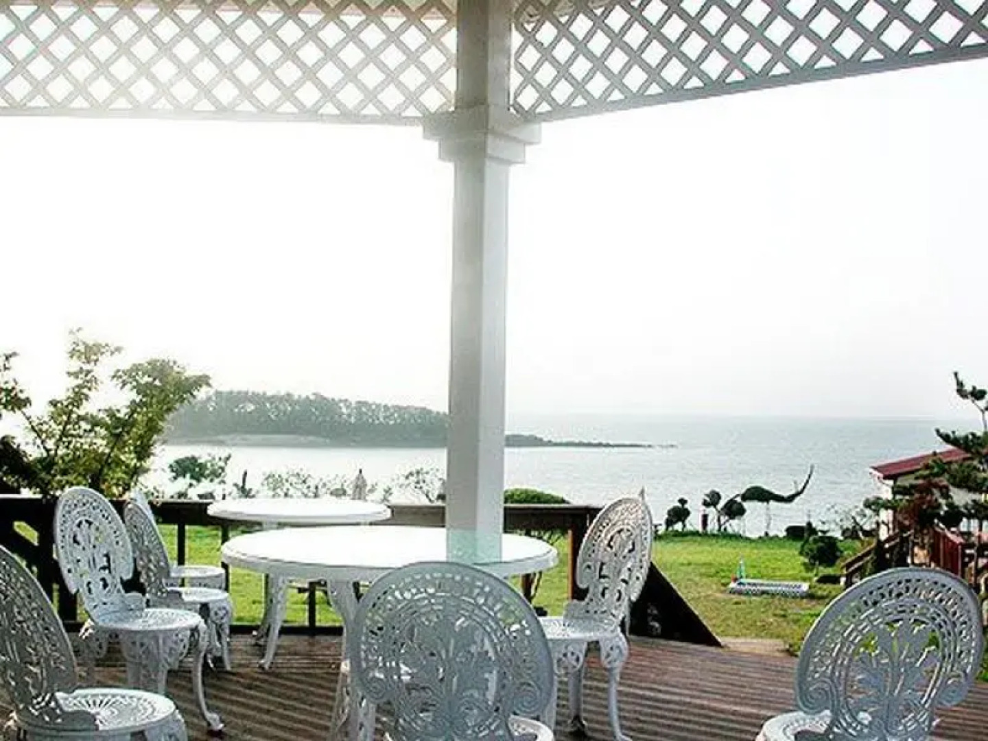 Human Valley Pension