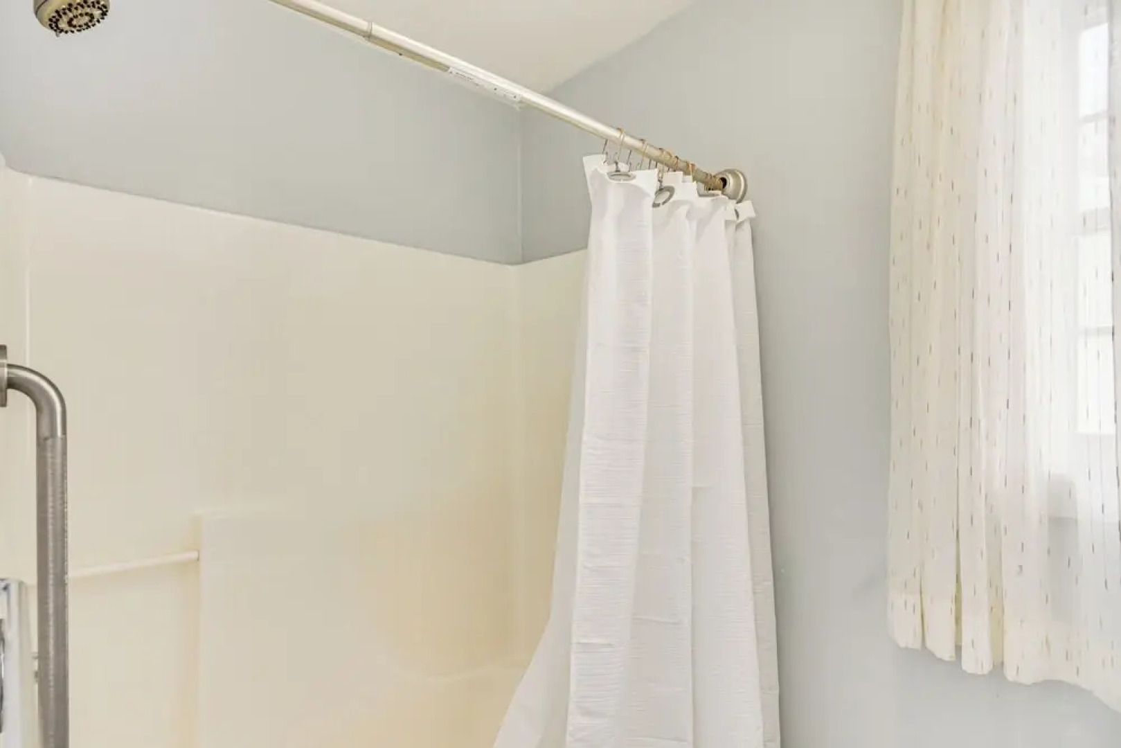 1 Mi to Downtown & Palladium: Worcester Getaway!