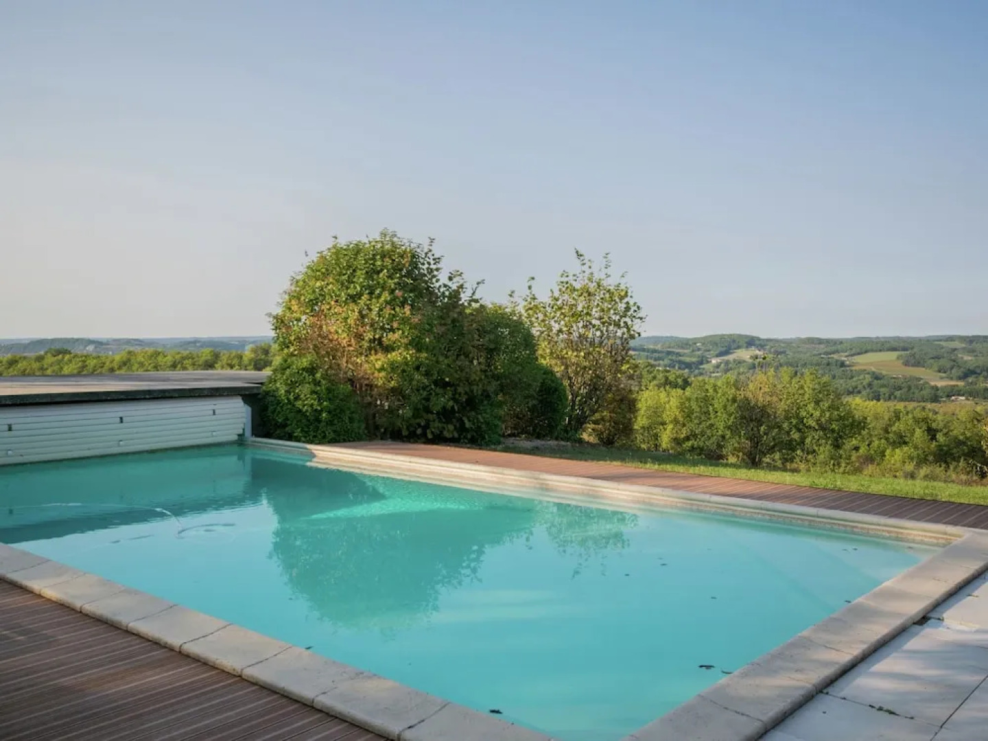 Beautiful Holiday Home in Mauroux With Swimming Pool