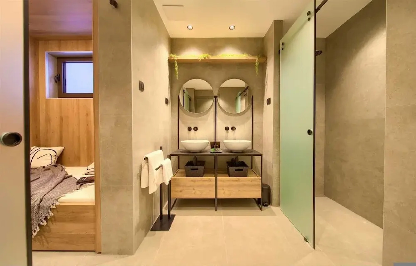 Villa Lord With Heated Pool Jacuzzi and Sauna