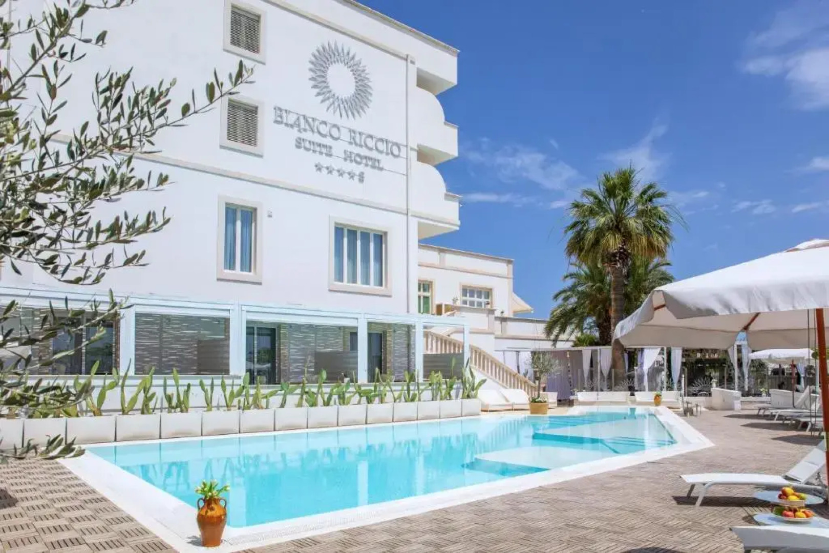 Bianco Riccio Suite Hotel