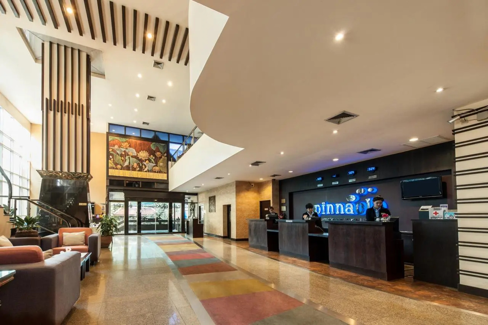Pinnacle Lumpinee Park Hotel