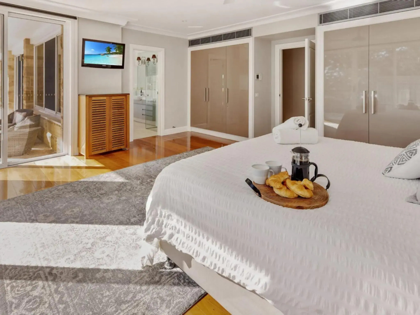 Horizons at Hyams Beach 4pm Check Out Sundays