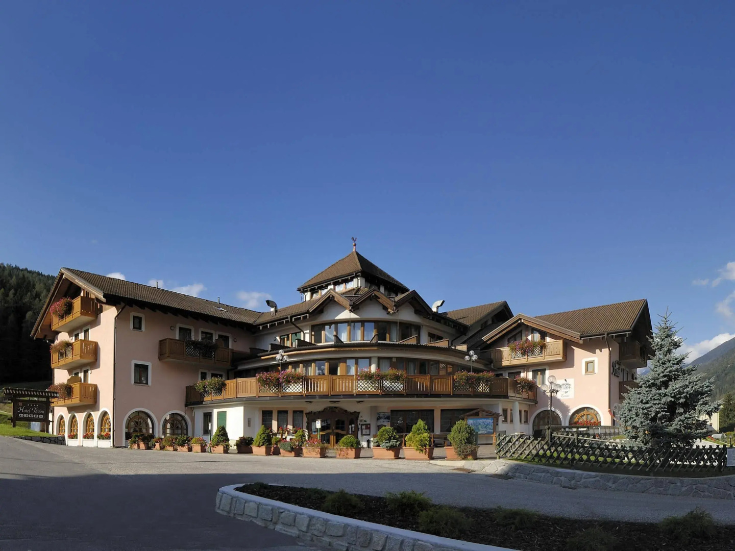 Tevini Dolomites Charming Hotel