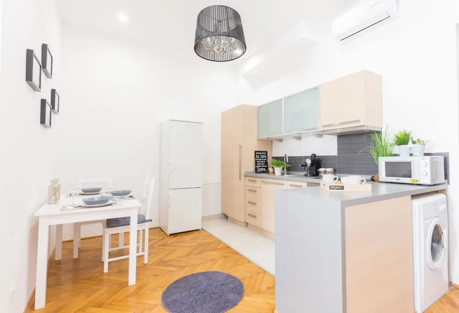 Real Apartments Zoltan