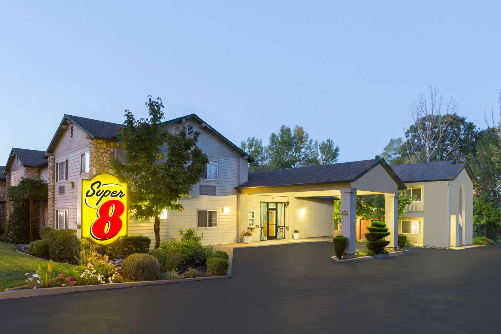 Super 8 By Wyndham Willits