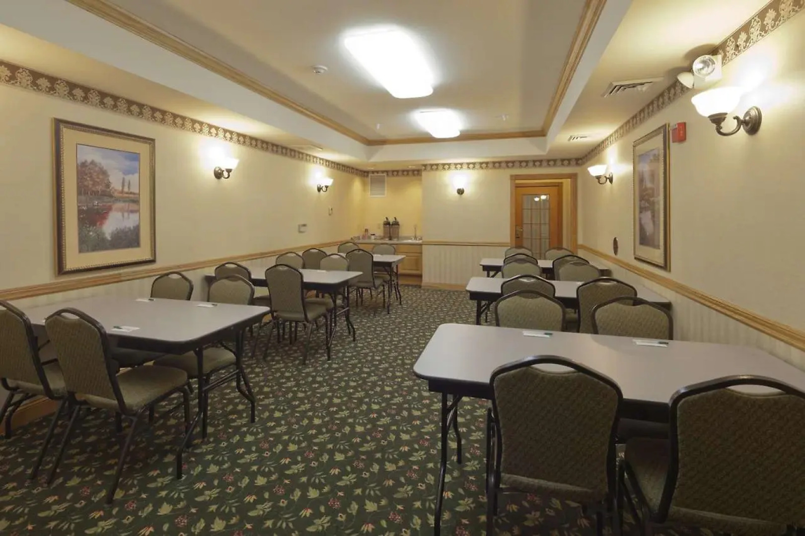 Country Inn & Suites by Radisson, Madison Southwest, WI