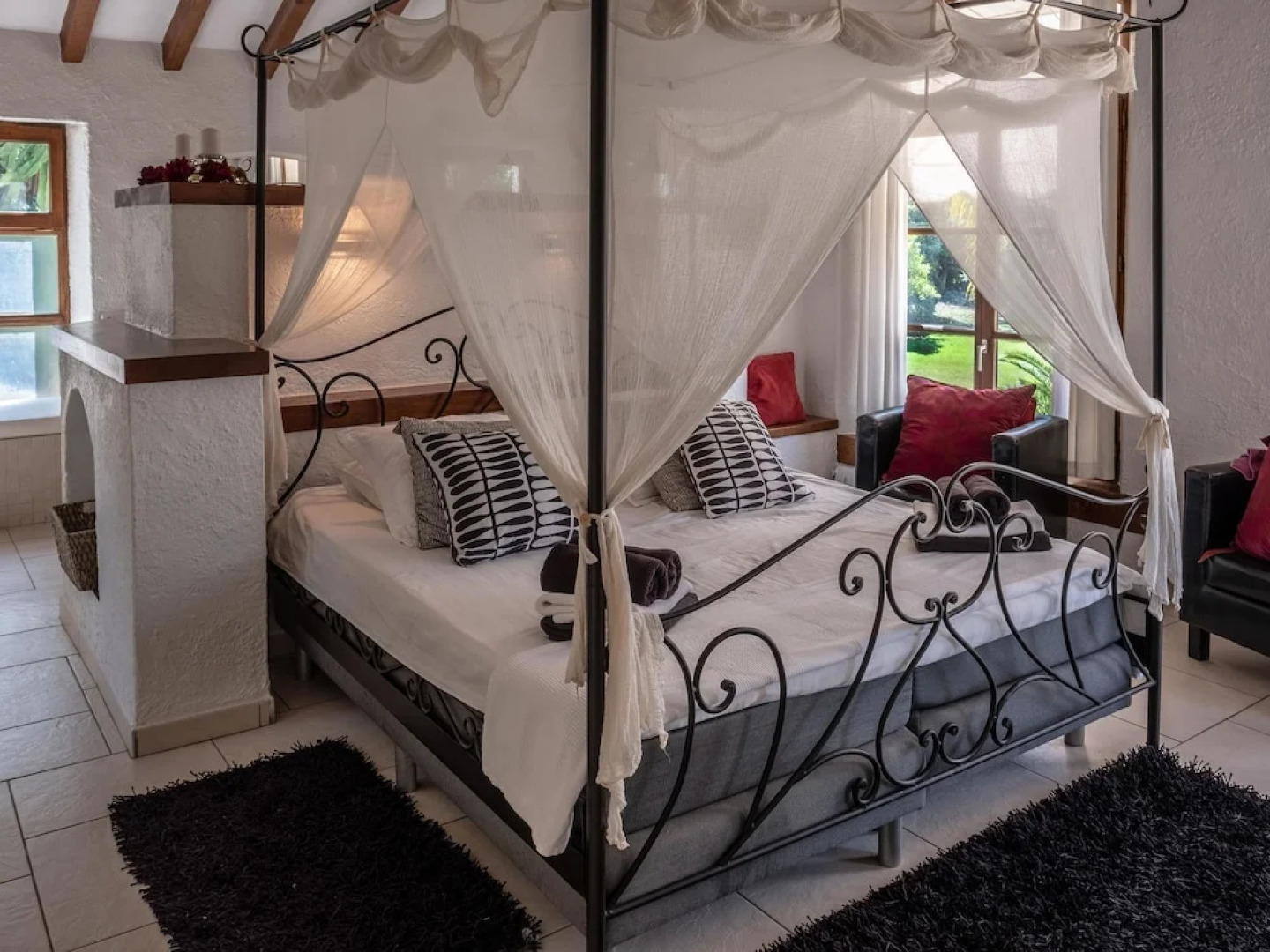 Opulent Villa in Casares With Luxurious Pool House & Jacuzzi