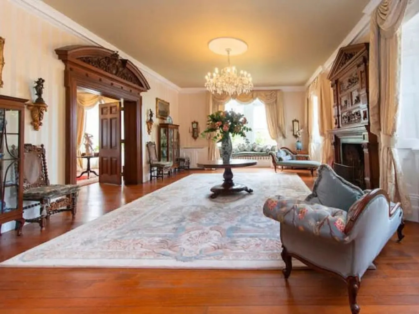 Lavish Holiday Home in Worcestershire With Jacuzzi