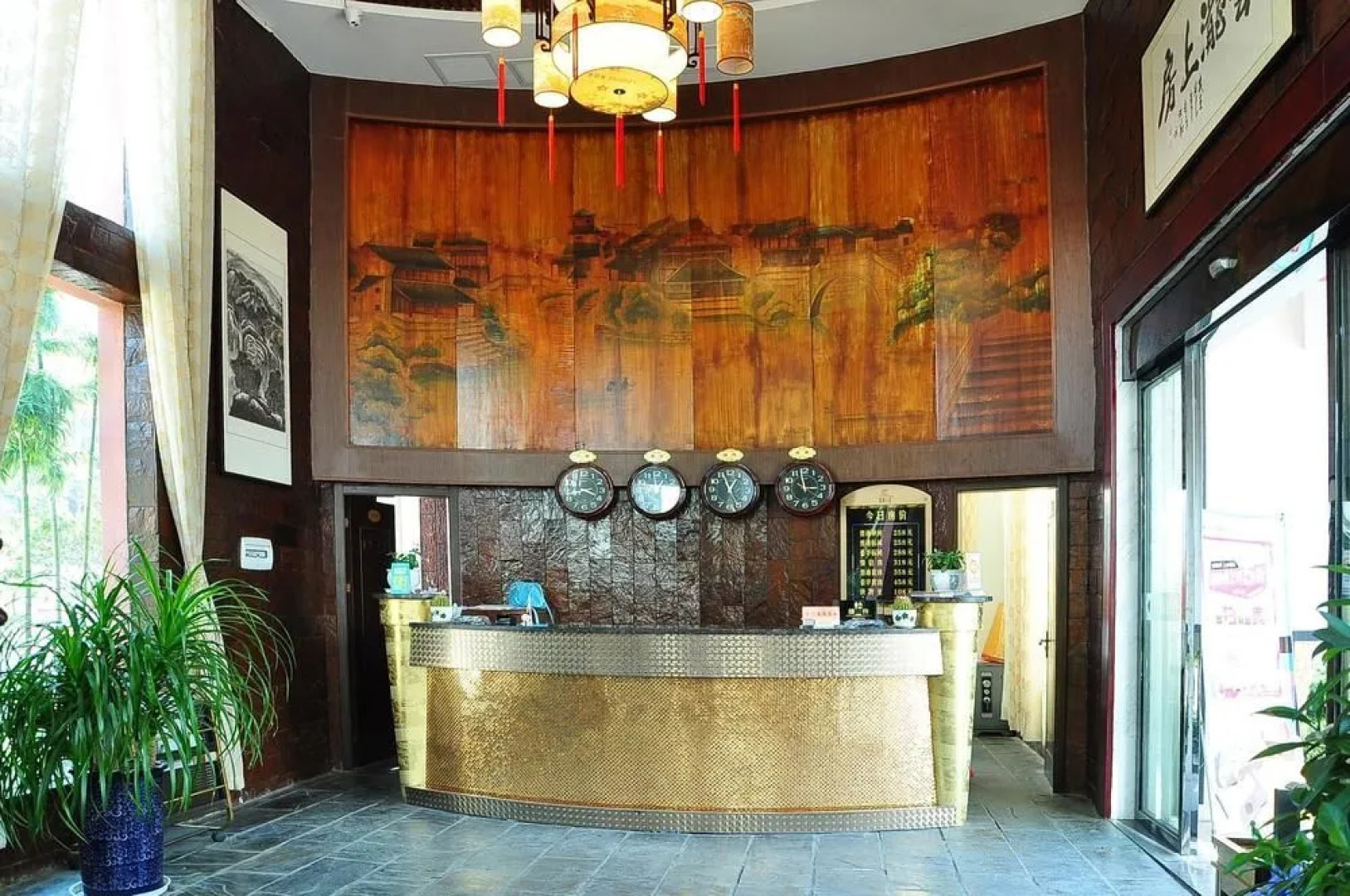 Jingzhou Yunlongshangfang Boutique Hotel