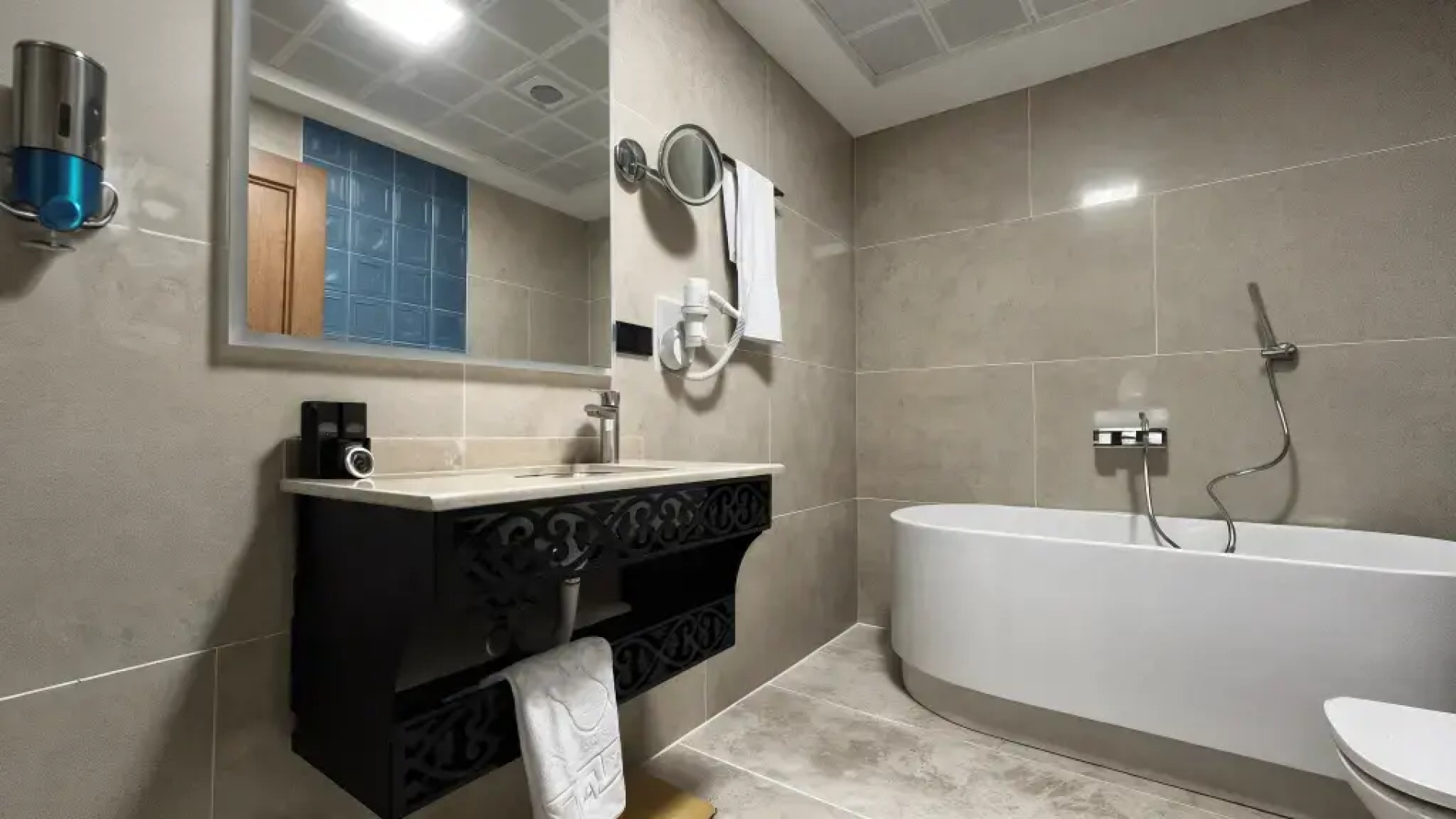 Turi̇sti̇k Palas Otel