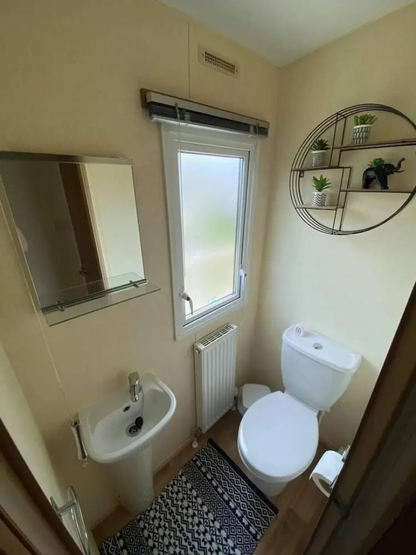 Captivating 3-bed Caravan at Golden Palm Skegness