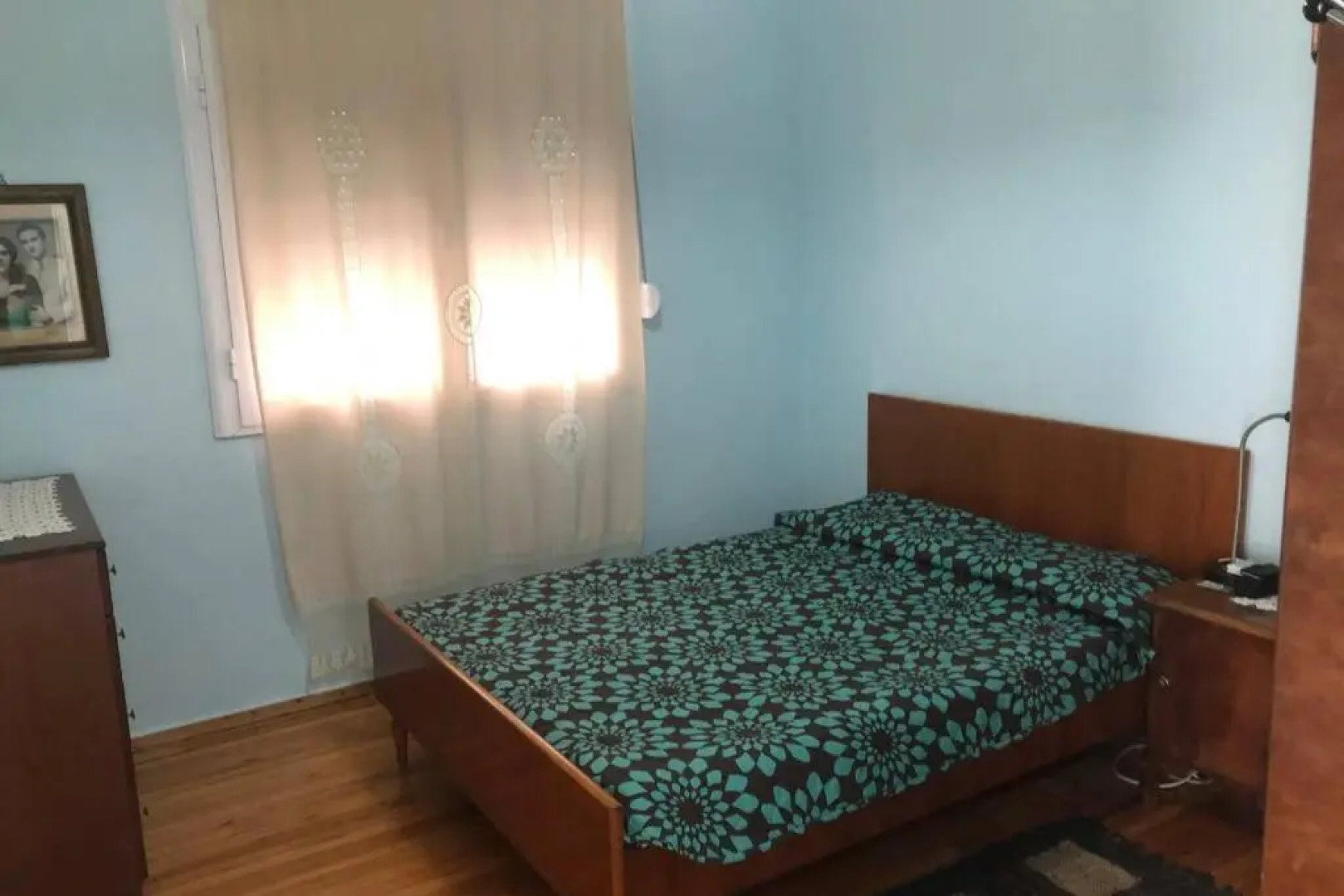 ΑΝΑΚΑΙΝΙΣΜΕΝΗ ΜΟΝΟΚΑΤΟΙΚΙΑ 125 τμ ΣΤΟ ΚΕΝΤΡΟ ΜΕ ΚΗΠΟ