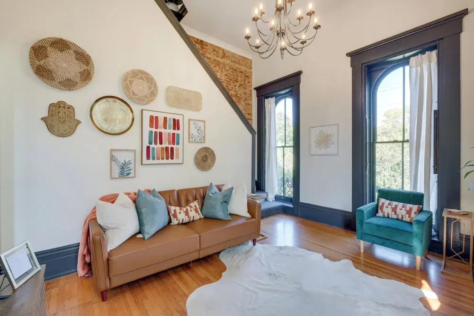 Chic & Historic Apartment ~ 6 Mi to Louisville!