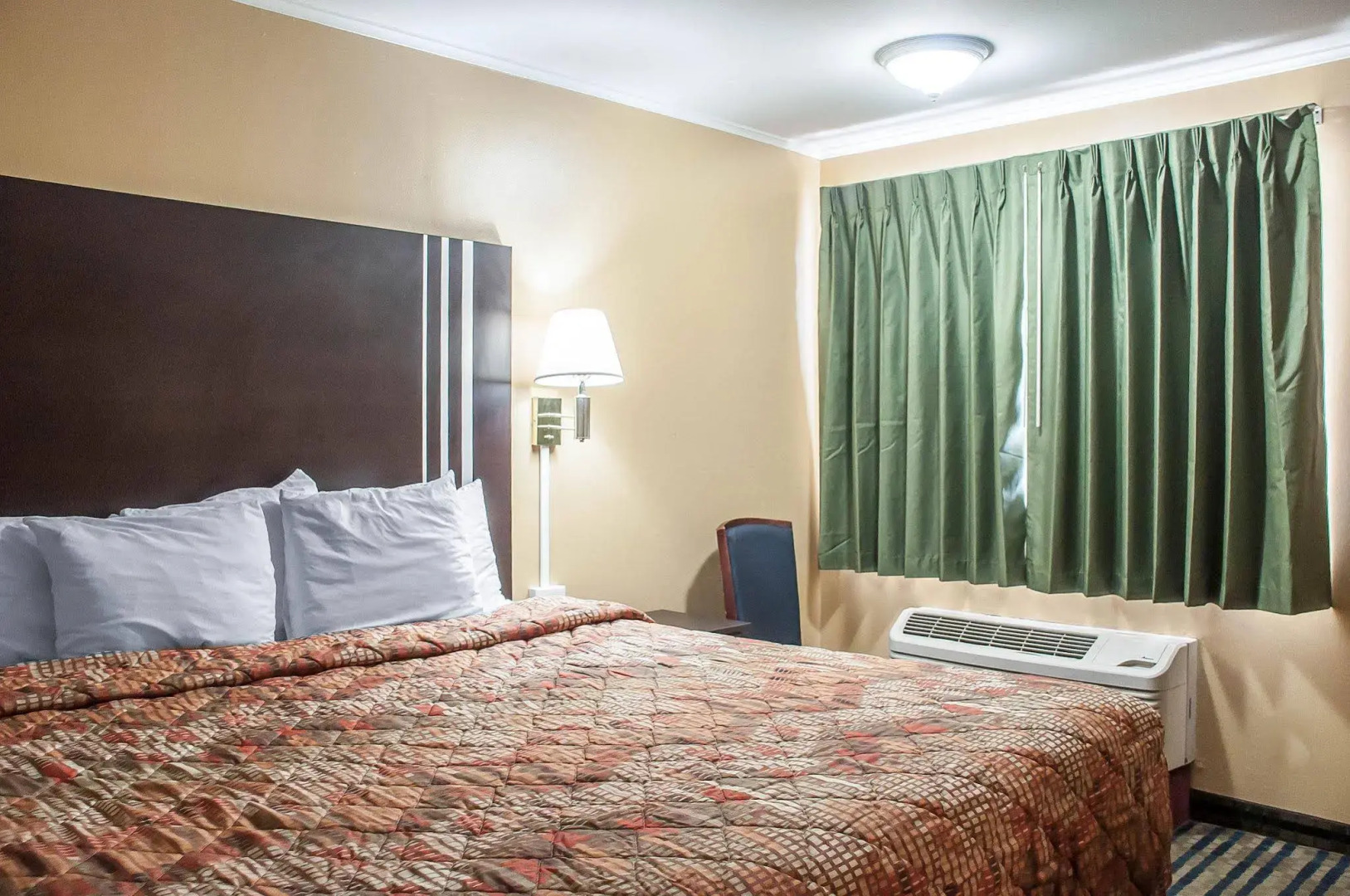 Amherst Inn & Suites