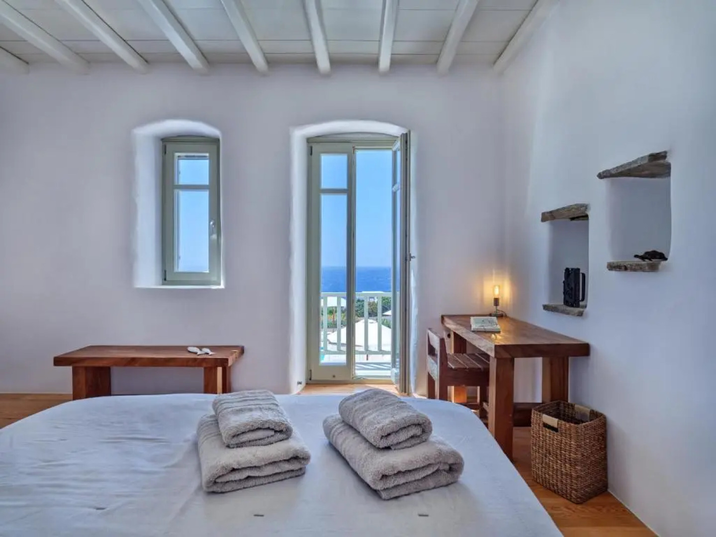 VILLA EKAVI FILIZI - Seaside Residence just outside of Naousa