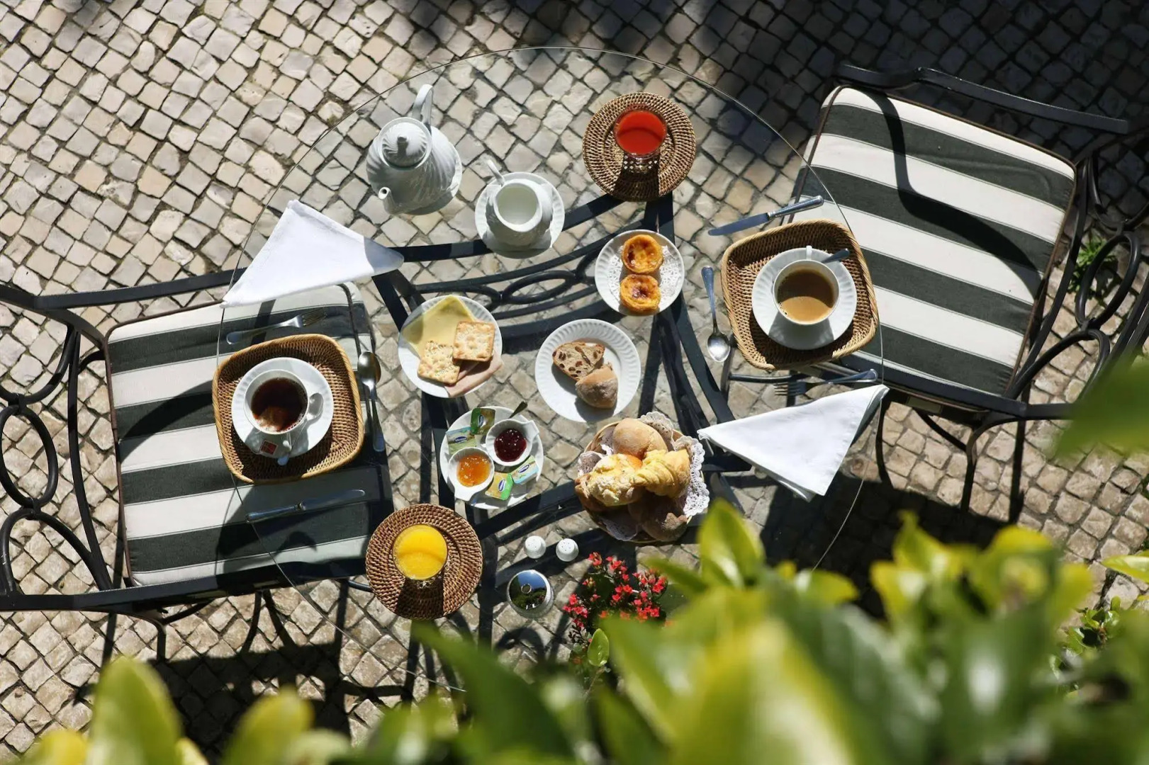 As Janelas Verdes Inn, a Lisbon Heritage Collection