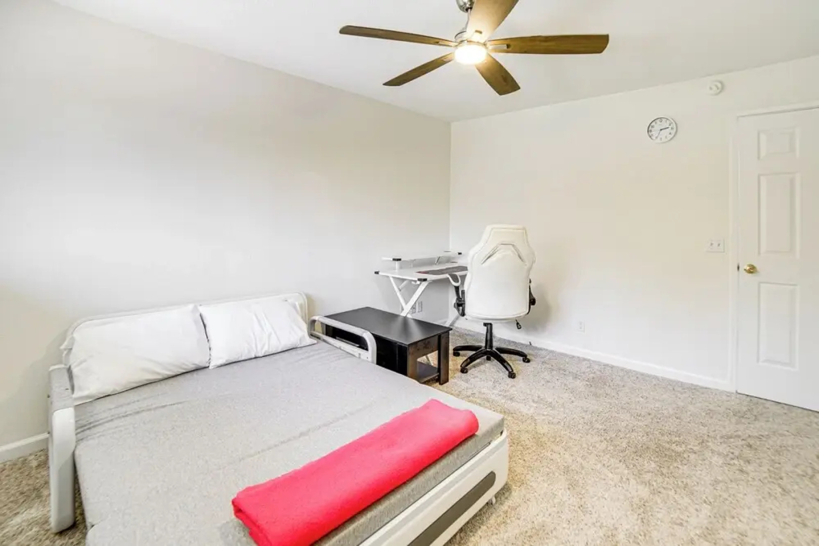 Steps to Clear Lake: Hot Tub Haven in Norcal!