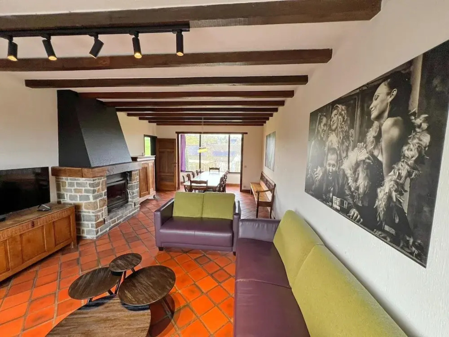 House in Noiseux With Bubble Bath & Garden