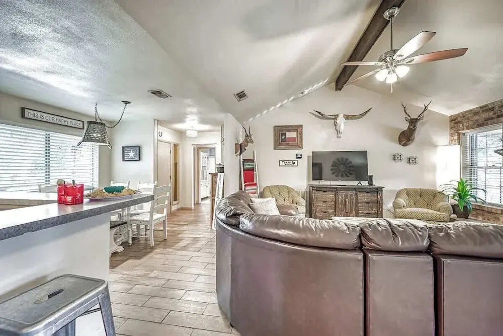 Kerrville Hidden Gem With Firepit and Grill - Great Location