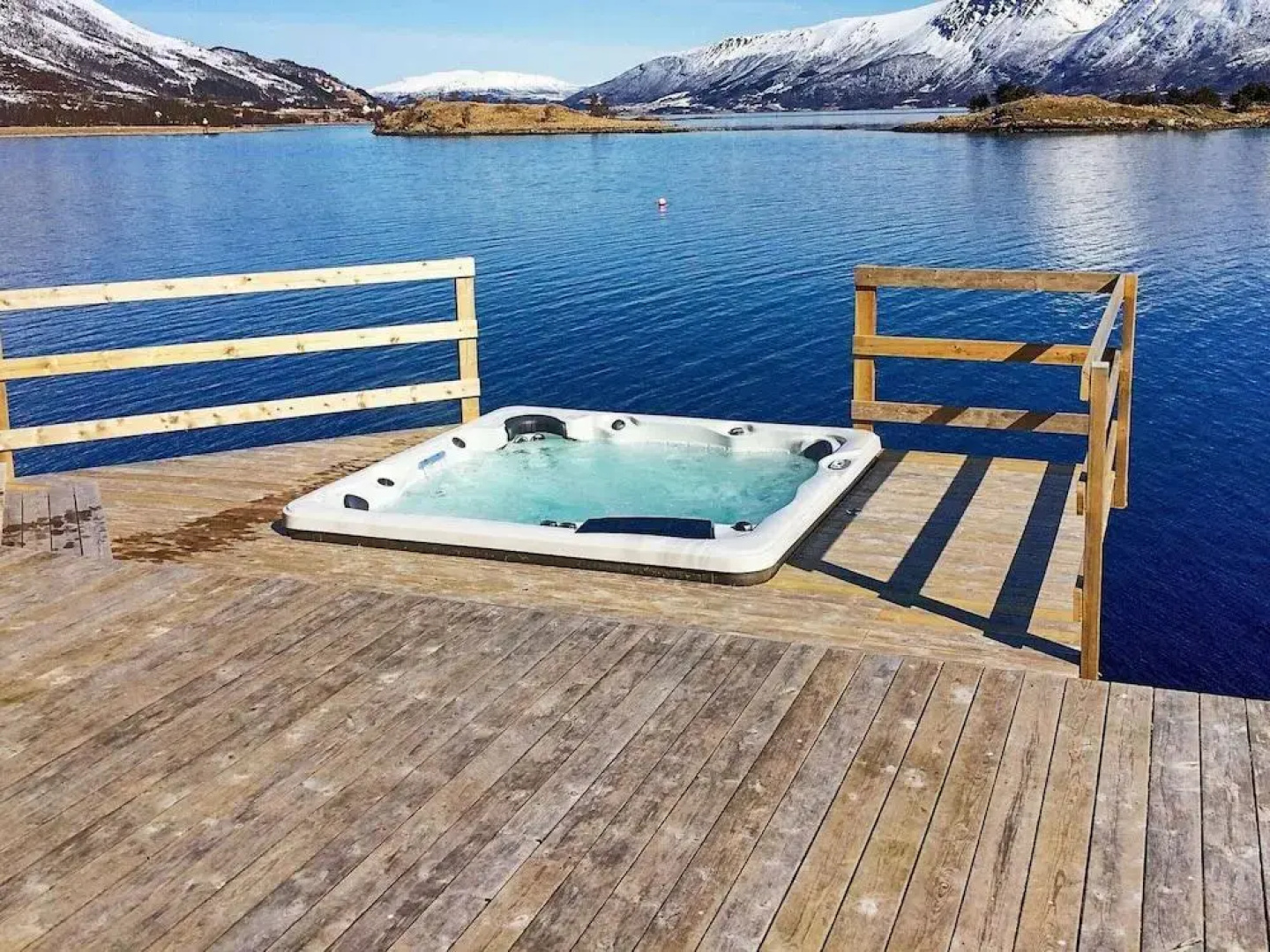 Four-Bedroom Holiday home in Gullesfjord