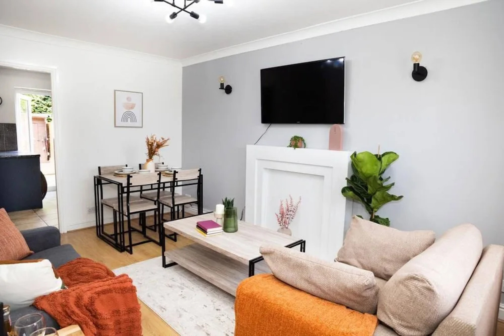 Lovely 2bedroom Home in Haydock With Free Parking